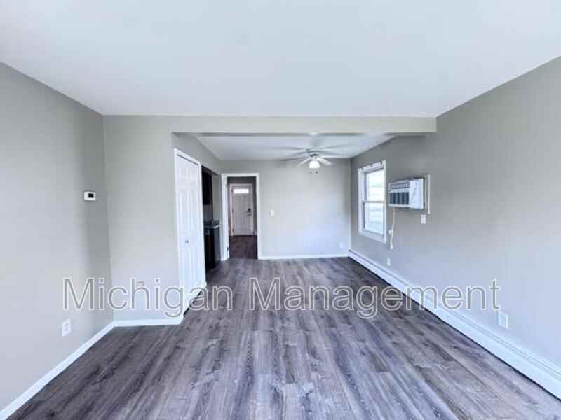 4815 Briarwood Ave - Photo 7 of 19