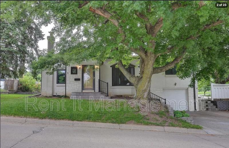 1505 N 61st St - Photo 2 of 23