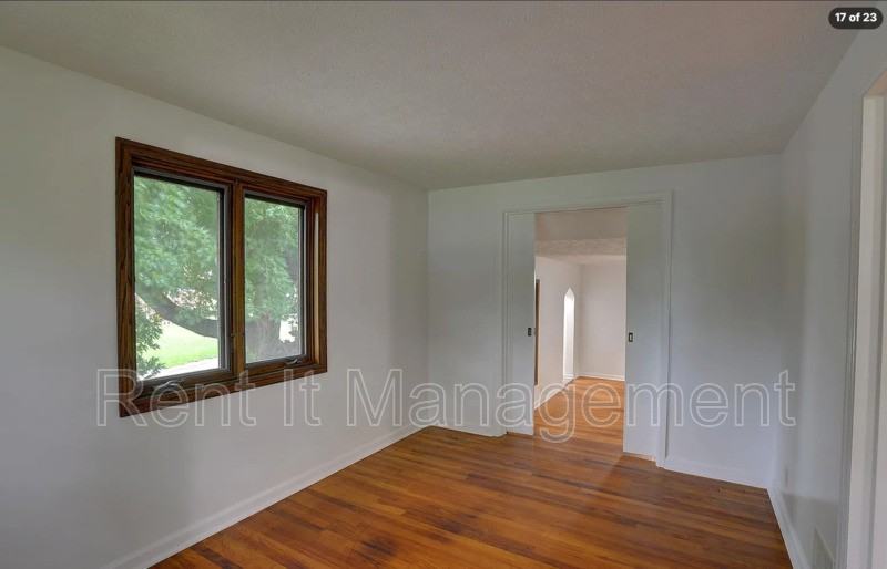 1505 N 61st St - Photo 4 of 23