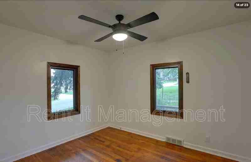 1505 N 61st St - Photo 7 of 23