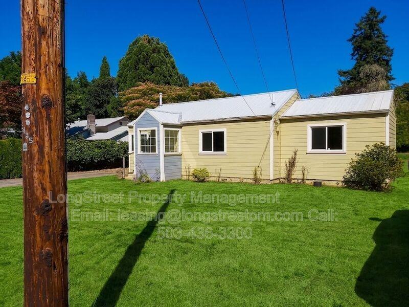 2435 Se Crystal Lake Dr - Photo 2 of 18