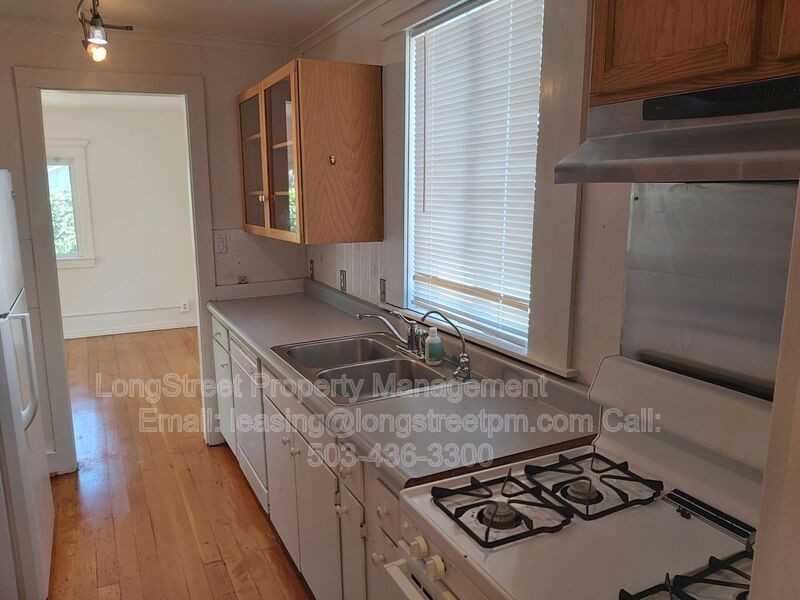 2435 Se Crystal Lake Dr - Photo 3 of 18