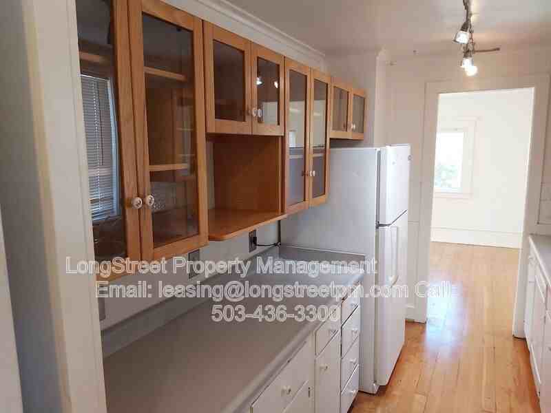2435 Se Crystal Lake Dr - Photo 4 of 18