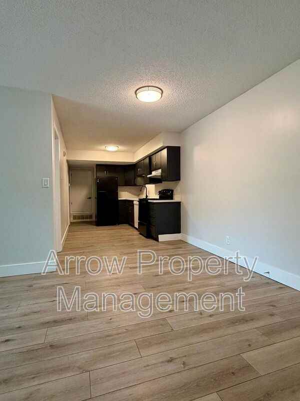 539 N 24th St #11 - Photo 2 of 15