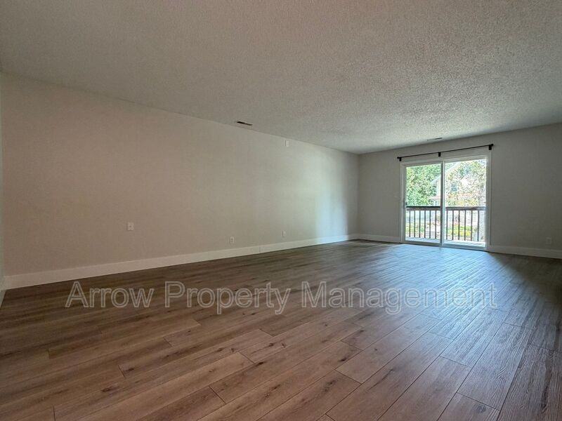 539 N 24th St #11 - Photo 3 of 15