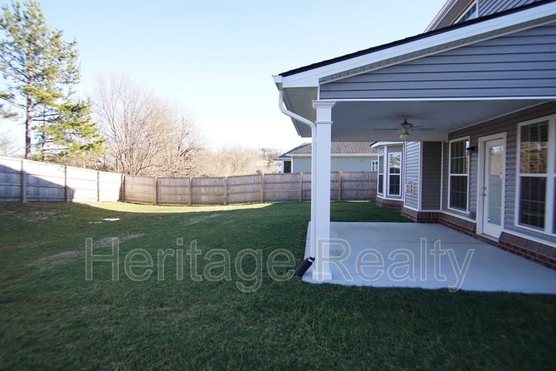 1014 Brookwood Ln - Photo 3 of 19
