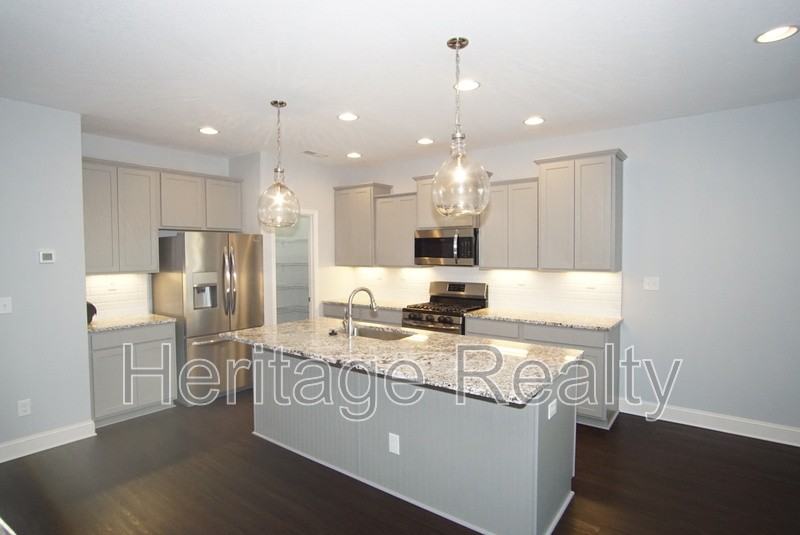 1014 Brookwood Ln - Photo 5 of 19
