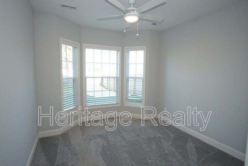 1014 Brookwood Ln - Photo 7 of 19