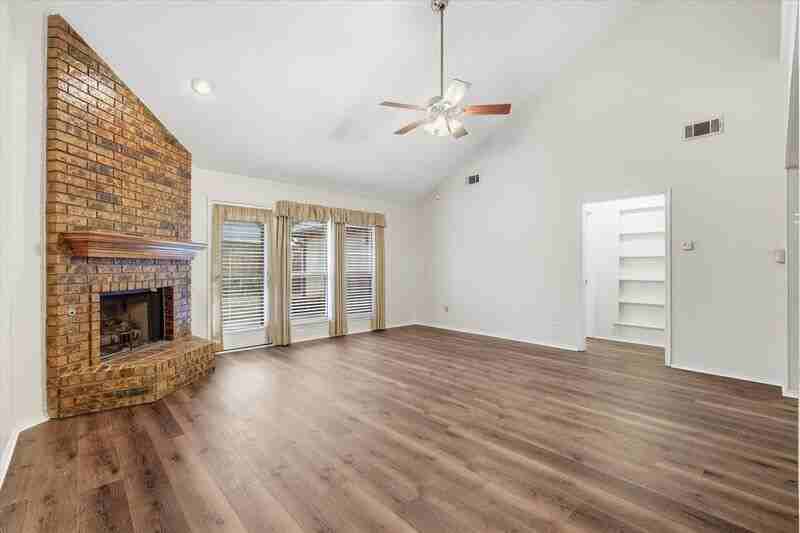 1108 Coker Dr - Photo 3 of 25