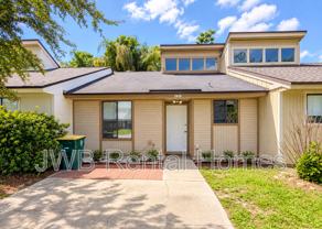 2416 Seabury Pl N - Photo 1 of 1