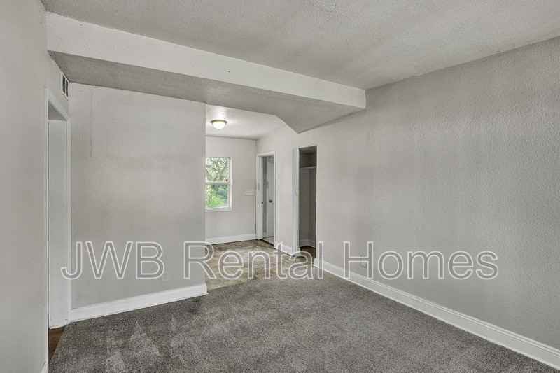 2608 Larkspur Ave - Photo 6 of 22