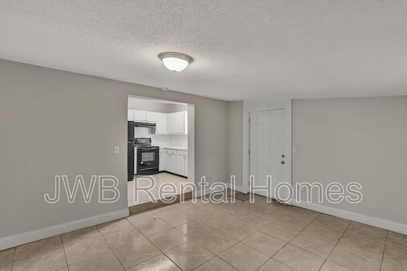 9061 10th Ave - Photo 4 of 20