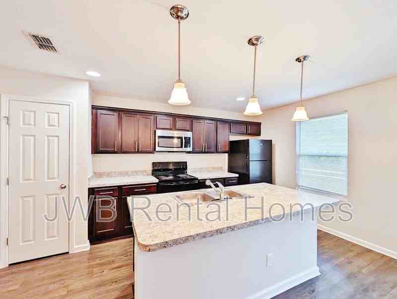4587 Shelby Ave - Photo 2 of 12