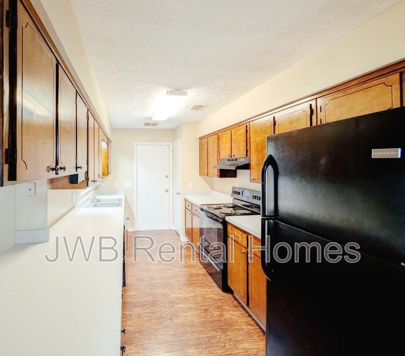 1682 Aletha Mnr - Photo 2 of 18