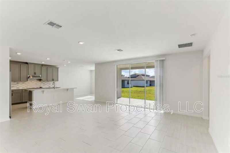 2016 Rosewood Dr - Photo 3 of 50