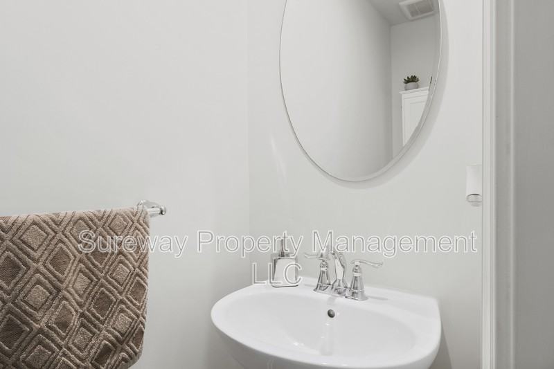 112 Freedom Way - Photo 4 of 25