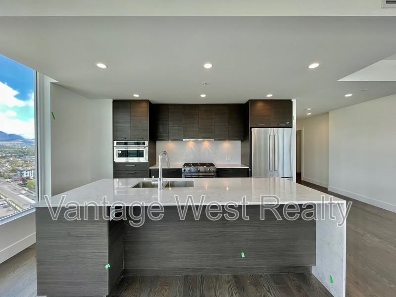 1191 Sunset Dr #2106 - Photo 3 of 32