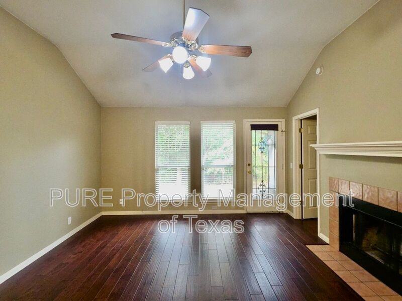 9106 Wellesley Dr - Photo 3 of 25