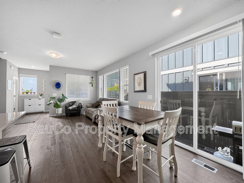 6433 Se Genrosa St - Photo 5 of 16
