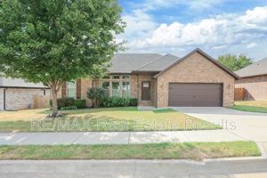featured image of 957 Piper St