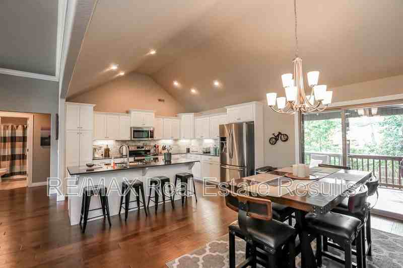 957 Piper St - Photo 5 of 23