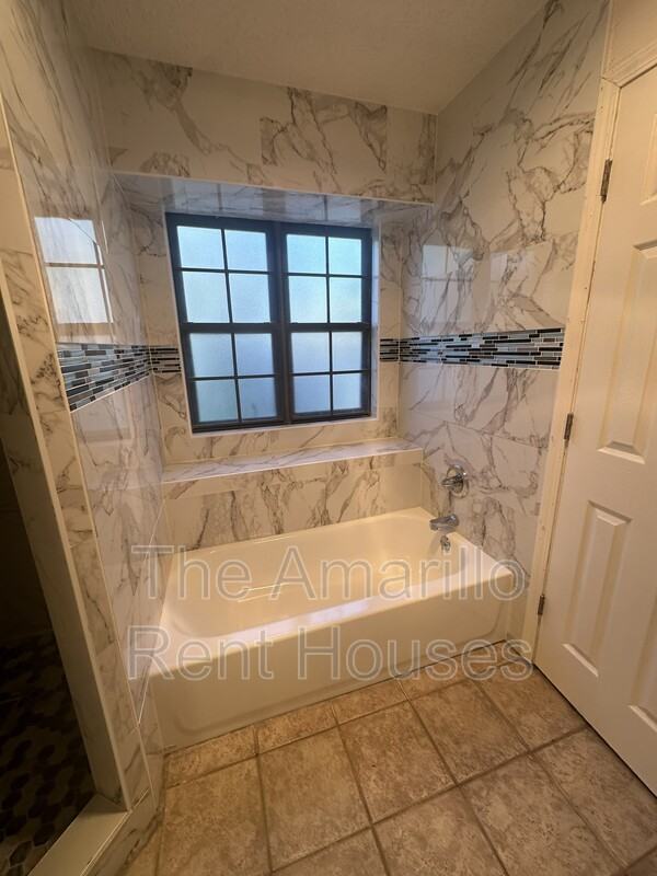 7040 Fulham Dr - Photo 5 of 17
