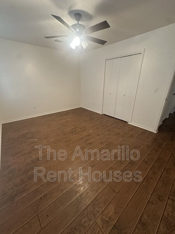 7040 Fulham Dr - Photo 7 of 17