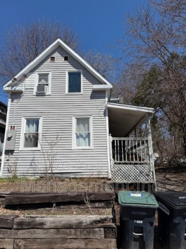 17 West St
