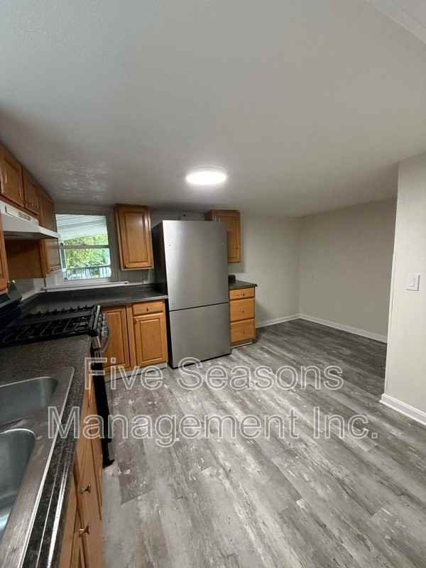 17 West St - Photo 2 of 16