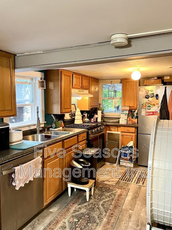 17 West St - Photo 3 of 16