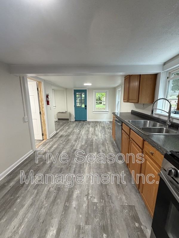 17 West St - Photo 6 of 16