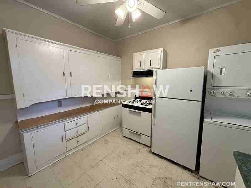 234 Hawthorne St - Photo 5 of 11