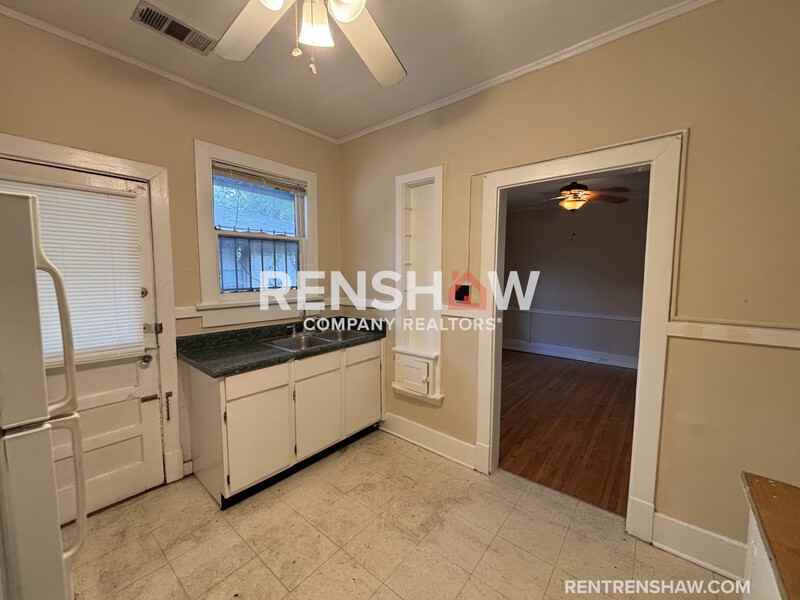 234 Hawthorne St - Photo 6 of 11