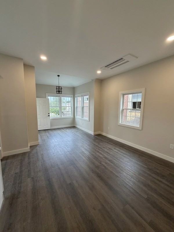101 Center St #3 - Photo 7 of 8