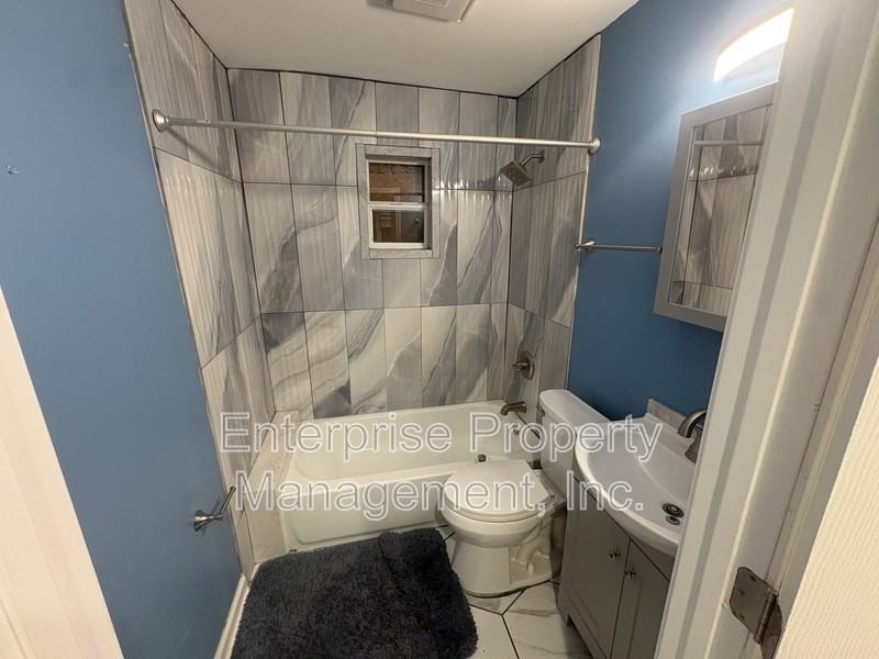 493 Boston St - Photo 5 of 12