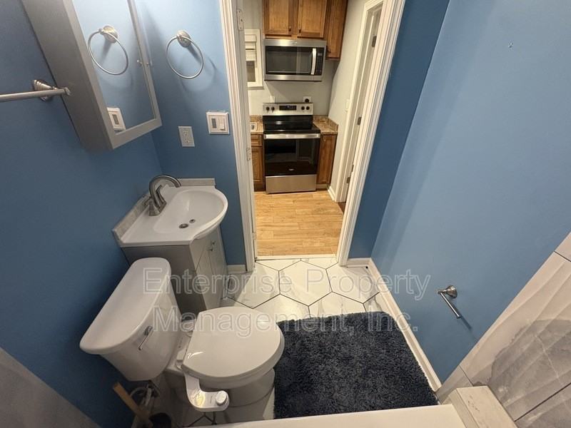 493 Boston St - Photo 6 of 12