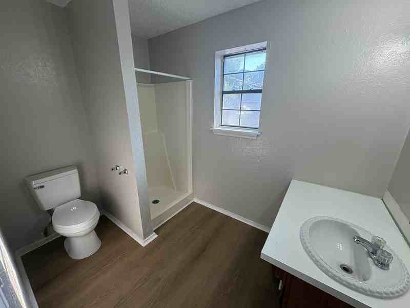 1510 W South St ##E - Photo 6 of 6