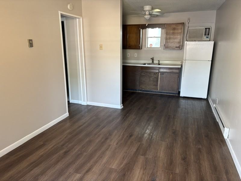1502 W South St ##D - Photo 3 of 3