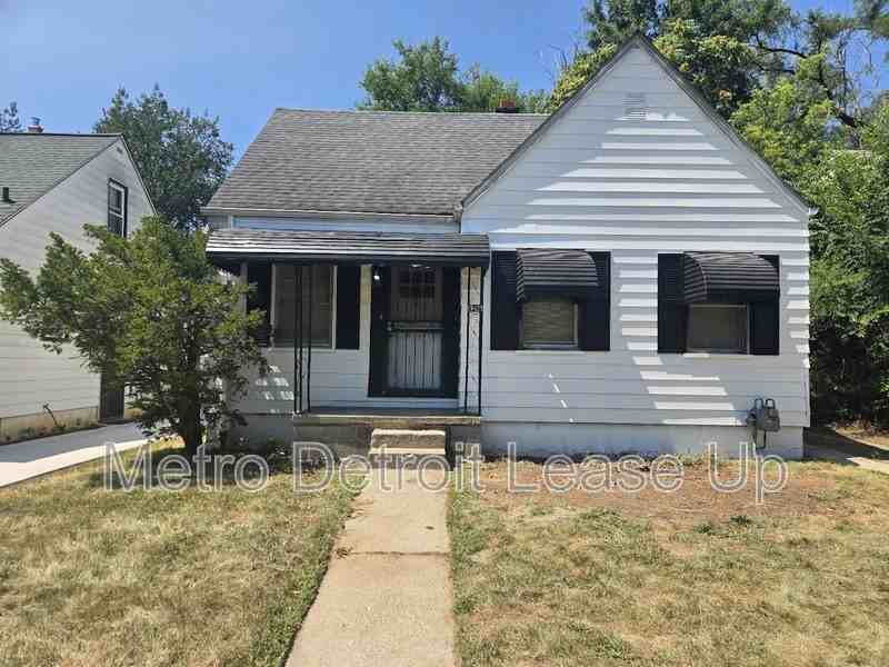 19425 Faust Ave - Photo 2 of 12