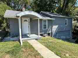 featured image of 2915 Ne Jaudon St