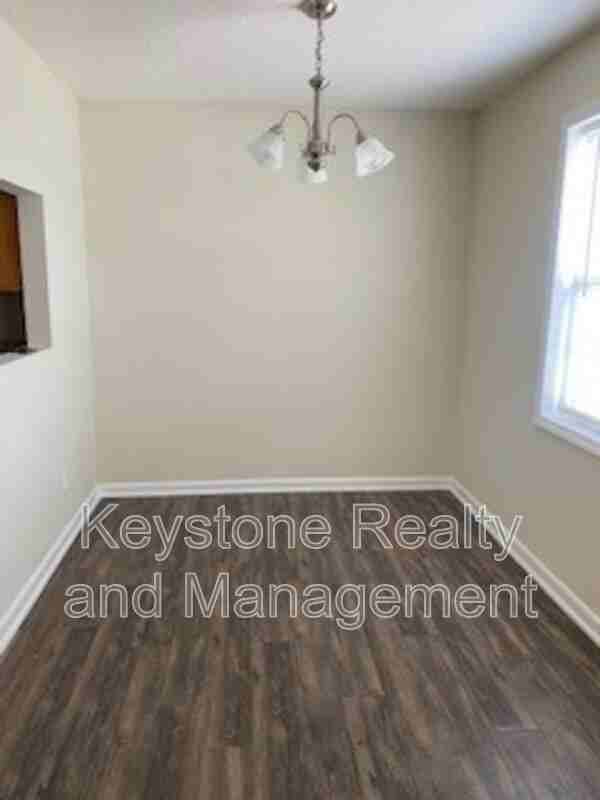 919 Gabby Ln - Photo 3 of 7