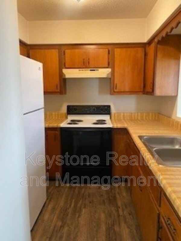 919 Gabby Ln - Photo 4 of 7