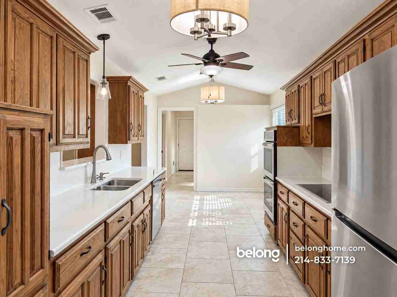1406 N Trail Dr - Photo 2 of 14