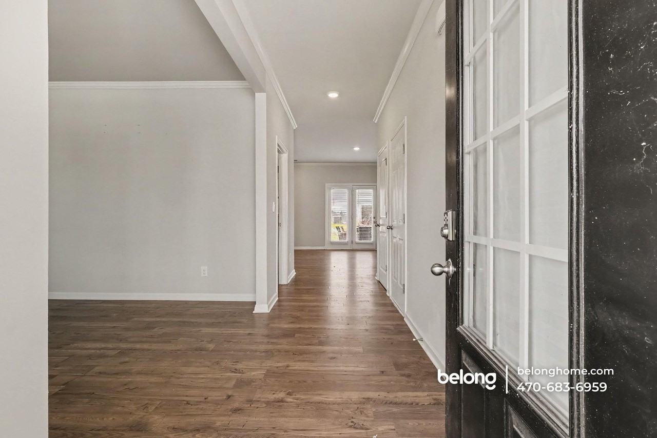 4337 Montberry Ln - Photo 3 of 18