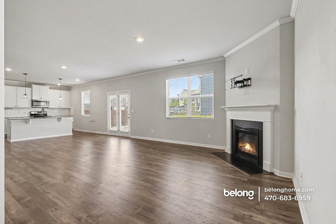 4337 Montberry Ln - Photo 5 of 18