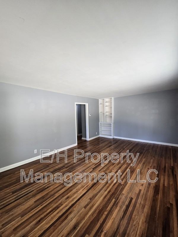 3811 E Zimmerly St - Photo 4 of 18