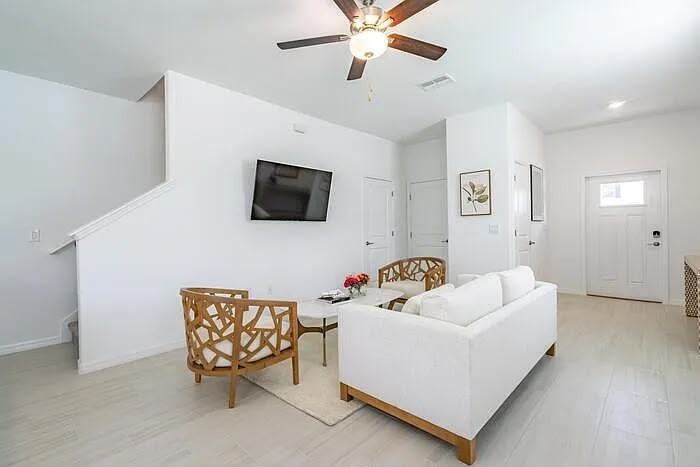 5004 Capri Harbor Drive - Photo 2 of 28