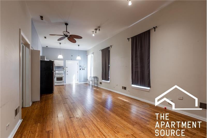 646 N Damen Ave #1 - Photo 4 of 14
