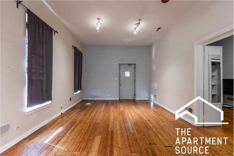 646 N Damen Ave #1 - Photo 5 of 14