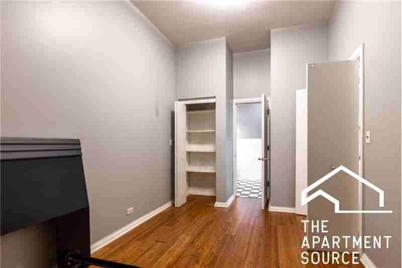 646 N Damen Ave #1 - Photo 7 of 14